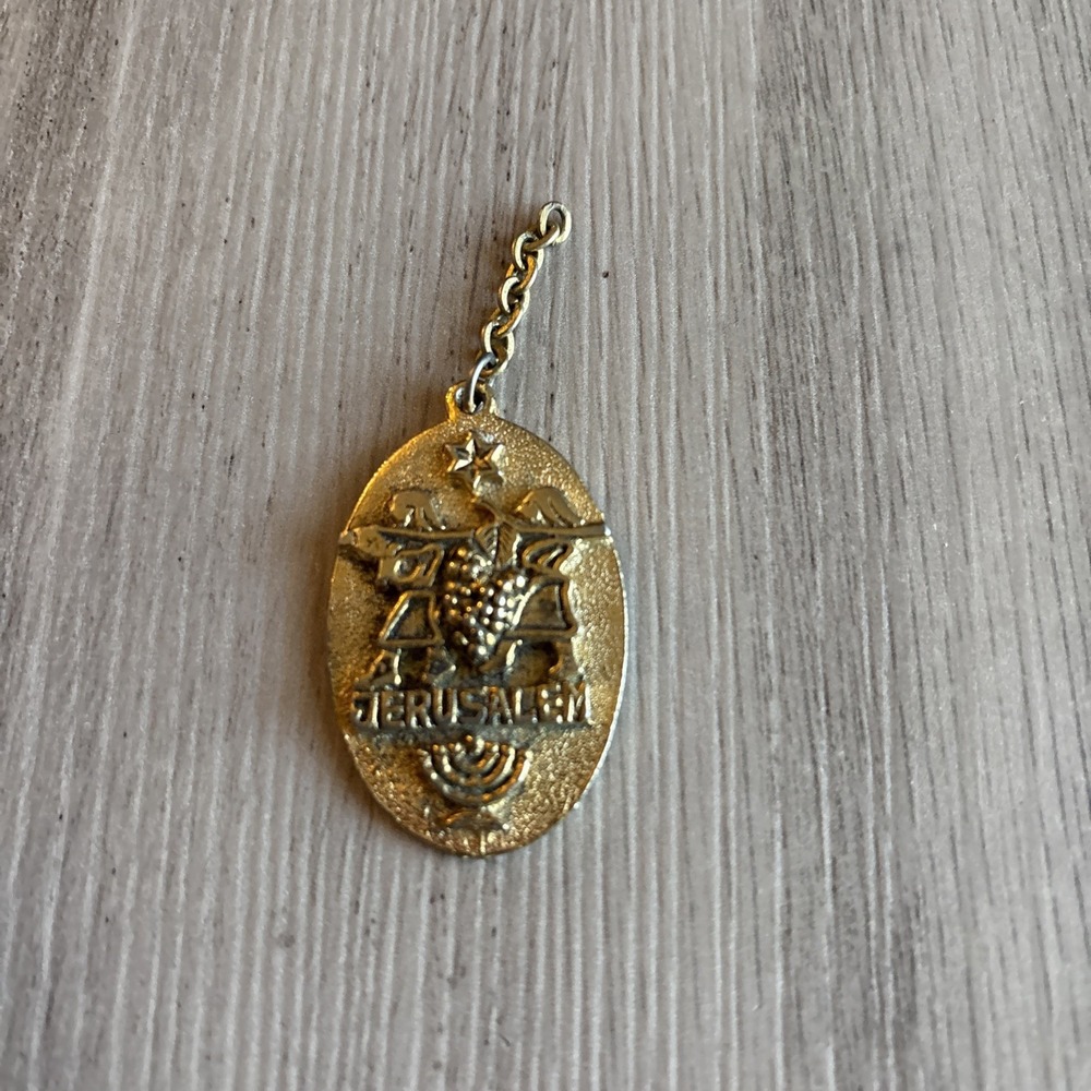 Vintage Jerusalem Menorah Keychain Pendant Hebrew Israel Car Charm Souvenir Gold